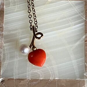 Vtg Orange Coral Gold pendant necklace